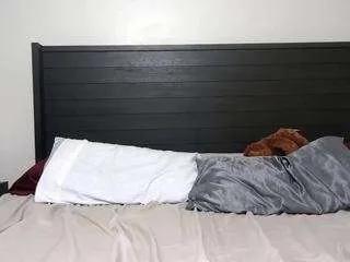 queenlolaxxx on CamSoda 