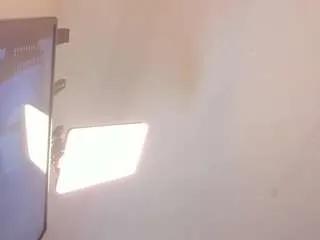 saraa-blonde on CamSoda 