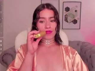 saskia-litt on CamSoda 