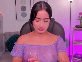 saskia-litt on CamSoda 