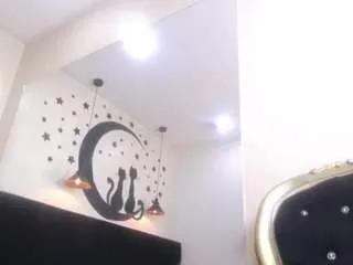 tiinyemilly on CamSoda 