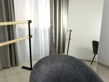 fiamoor — show outfit    #young #skinny  #18 #Redhead #natural [5 tokens remaining]