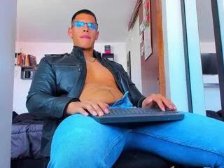 johnny_walls — Freechat on Flirt4Free
