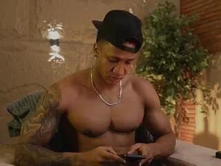 logan_varela — Freechat on Flirt4Free
