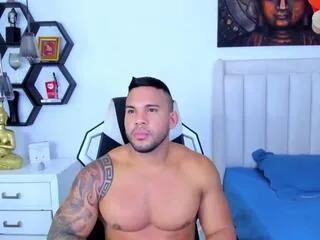 matthew_santos — Freechat on Flirt4Free
