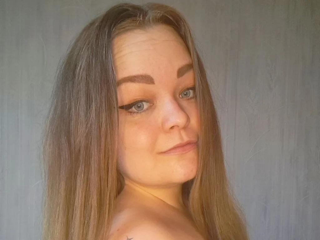 AlisonJadeSparks — Speciality coffee, cats, travelling, non-fiction books, silly and/or dirty jokes,  writing, drawing , deep conversations, open-minded people, listening to music and giving my all to various creative projects in my life.