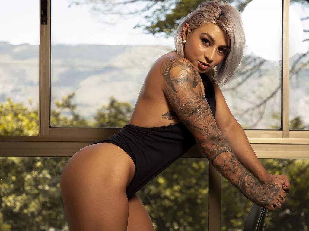 AvrilGray — I love that you feel you are in my room enjoying my body and I love all his follies, all perversions jajaaja.