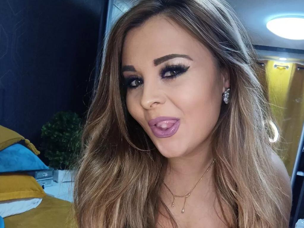 CatherineMill — I like smart and comunicative guys,I like to share toughts,desires and fanatsies!!What is like most is to smile and make others smile!