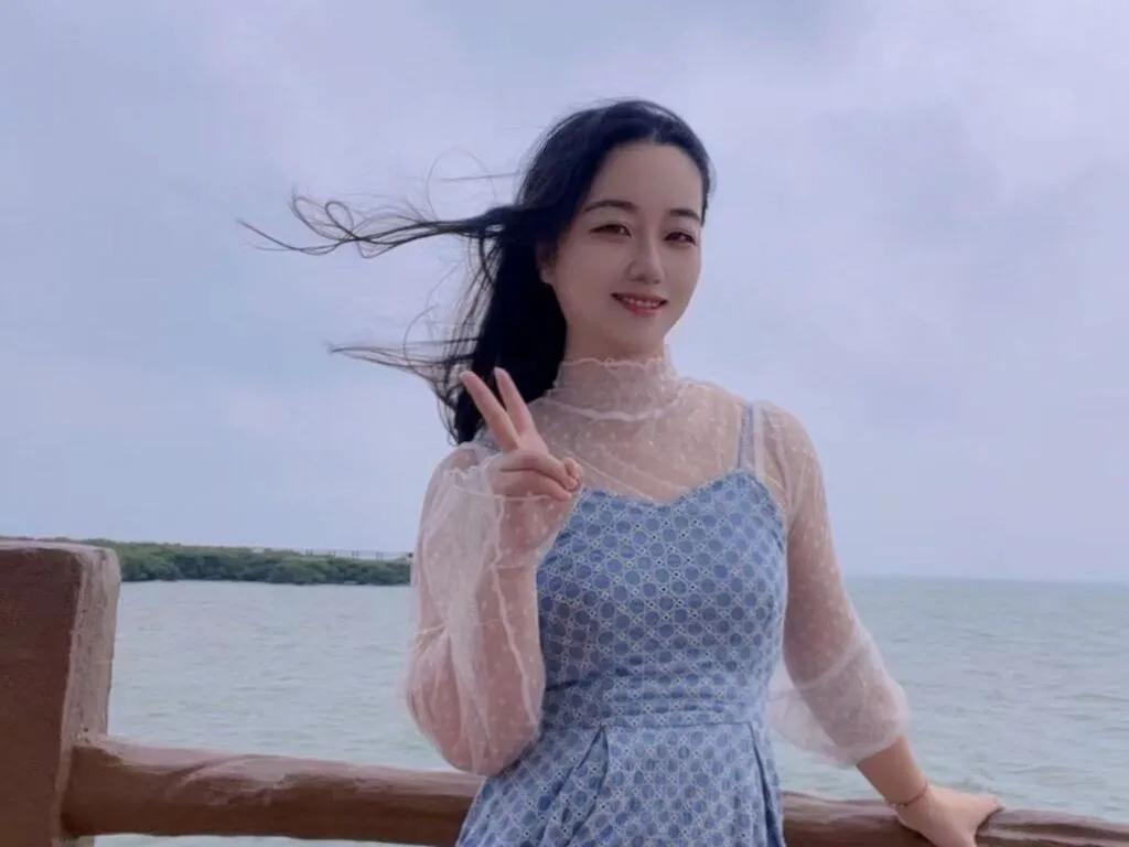 feier — I love this site so much. The shows, the conferences, the jokes, the titty shakes, the stories... it's all great.