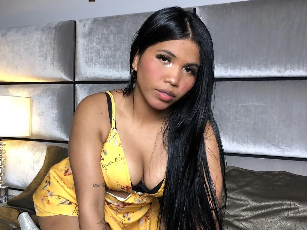 IisabellaVega — I love enjoying the small pleasures: reading a good book like Satan by Mario Mendoza, going for a walk, savoring my chocolate ice cream, or getting lost in a little shopping. I also love watching makeup tutorials and creating artistic looks that...