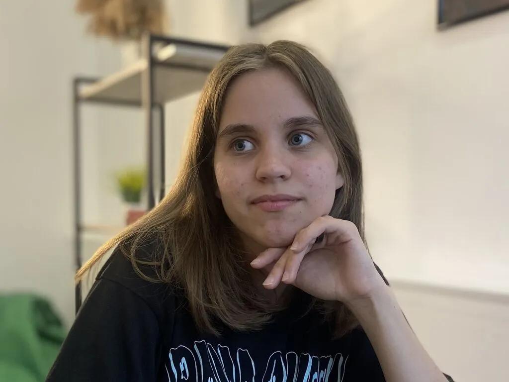 MelisaVonk — I love playing computer games, being shy, and learning new things.