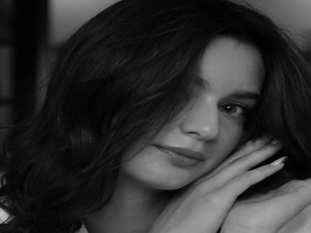 RosaMunoz — I love to be listened to and not argue with me, I'm a pretty bossy girl. I also love fast cars and racing in general