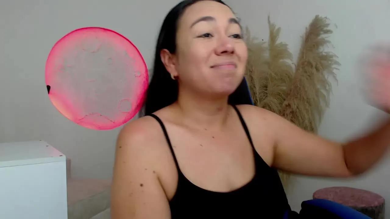 Aaliyah_cute on Streamray 