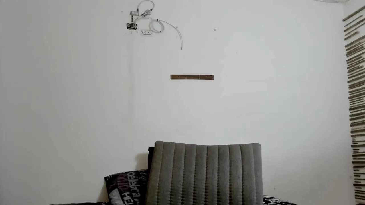 Leslie_boss1 — Freechat on Streamray