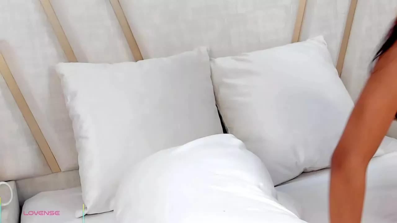 SamantaCarter on Streamray 