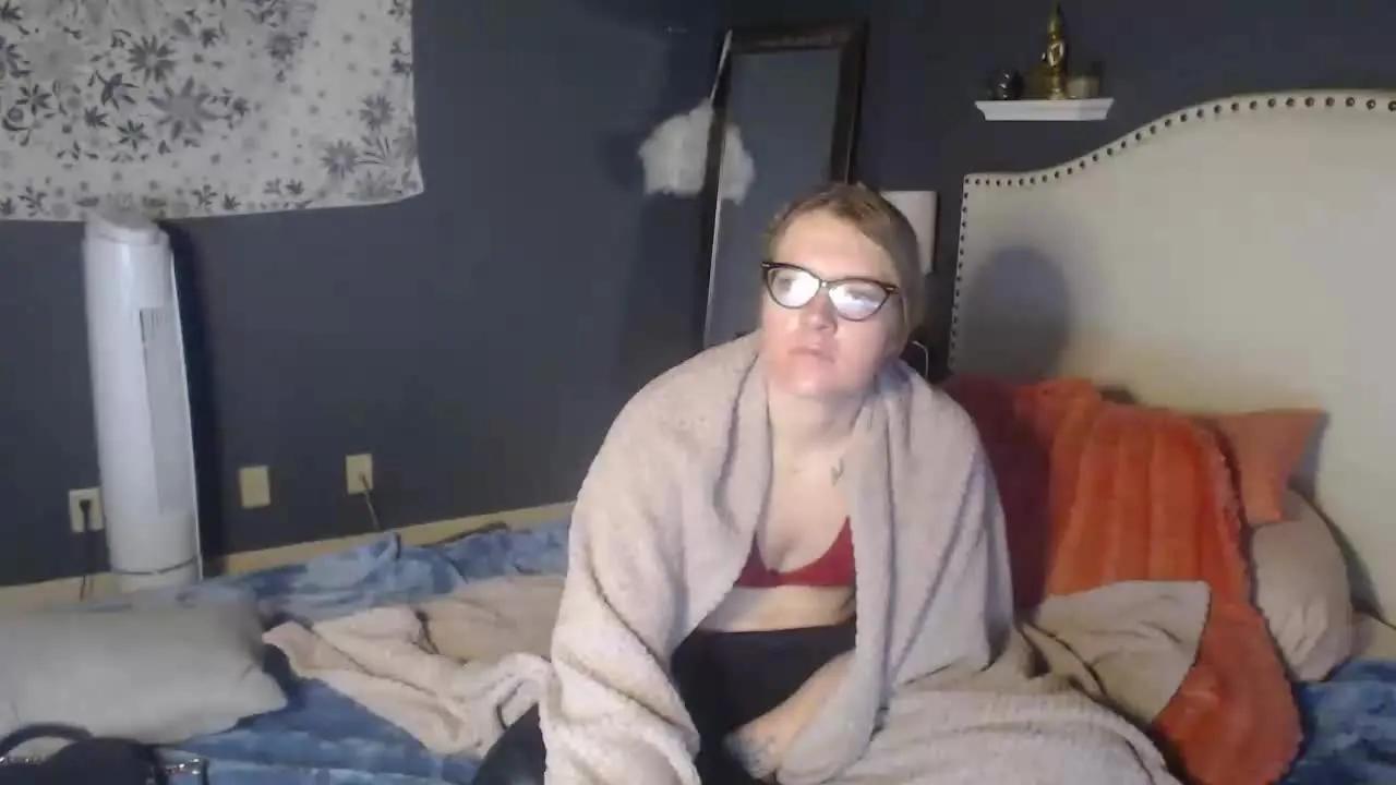 SnowWhiteXo — Freechat on Streamray