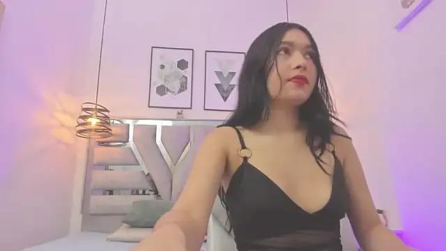 Ambar_Cullen — Oil on my legs