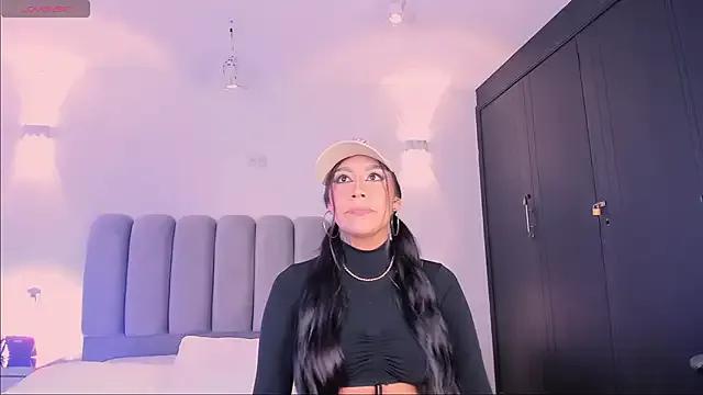 candyandmarilyn — oil on the girl's butt