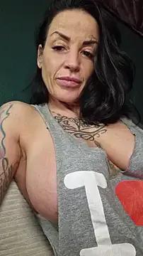 EmilyDiazofficial — Oily boobs