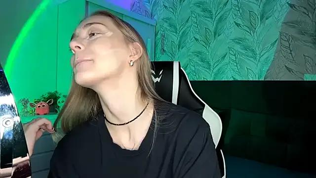 EvaPeace — finger on pussy