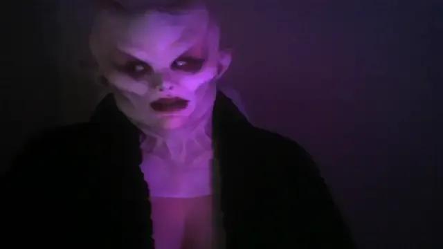 GothQueenCatrianna — Vibrator on girldick until cum