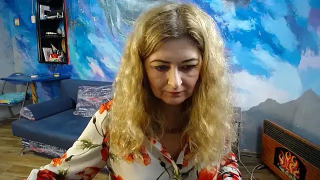 Helen1974 on StripChat 