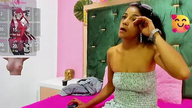 Hellen__4master on StripChat 