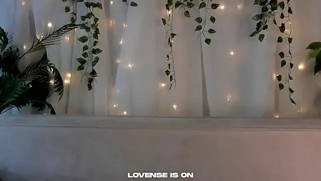 JodyBruster — MELT ICE ON MY HOT LIPS!!!!!!!!!