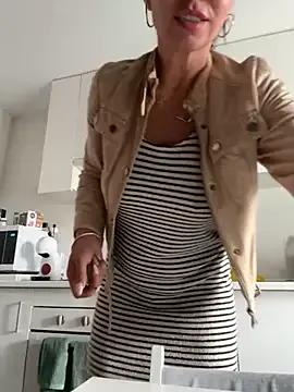 KimKelly13 on StripChat 