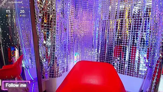 LatexDevil_Blondie — spank face