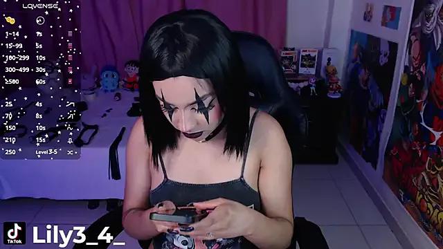 lily3_4 on StripChat 