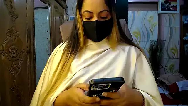 SeductiveMahira — Nude play 